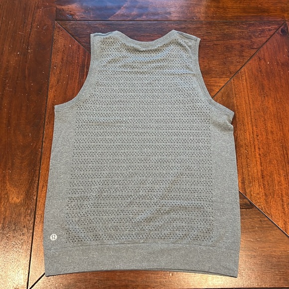 Lululemon Cropped tank - Picture 4 of 5